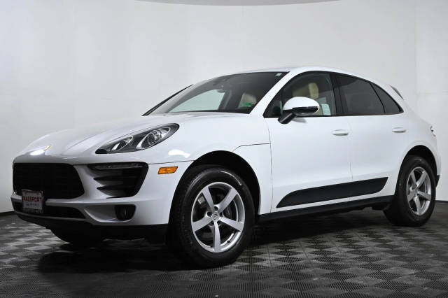 2018 Porsche Macan AWD photo