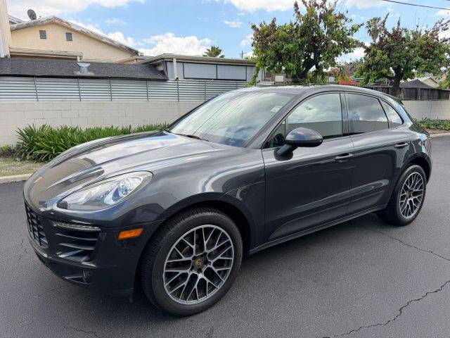 2018 Porsche Macan Sport Edition AWD photo
