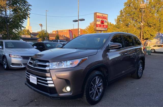 2019 Toyota Highlander XLE AWD photo