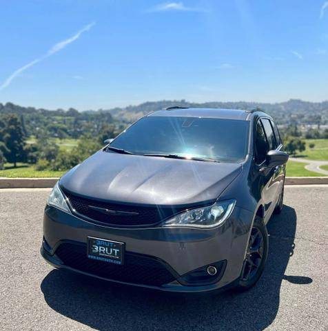 2019 Chrysler Pacifica Minivan Touring L Plus FWD photo