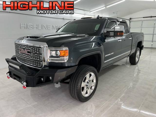 2019 GMC Sierra 2500HD Denali 4WD photo