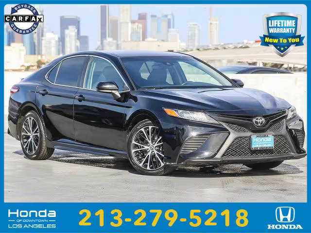 2019 Toyota Camry SE FWD photo