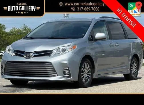 2019 Toyota Sienna XLE Premium FWD photo