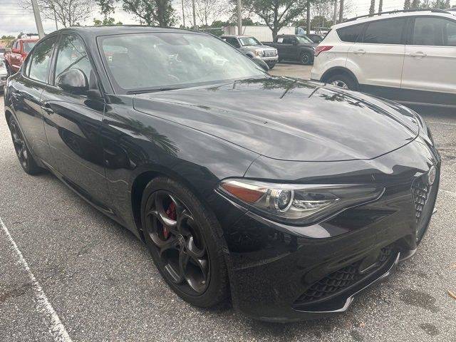 2019 Alfa Romeo Giulia Sport RWD photo