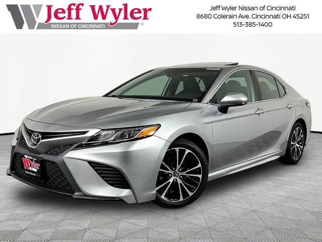 2019 Toyota Camry SE FWD photo