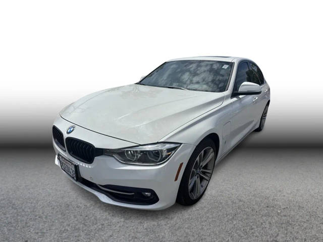 2018 BMW 3 Series 330e iPerformance RWD photo