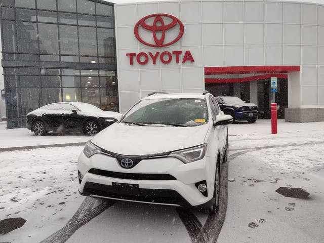 2018 Toyota RAV4 Hybrid Limited AWD photo