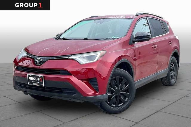 2018 Toyota RAV4 LE FWD photo