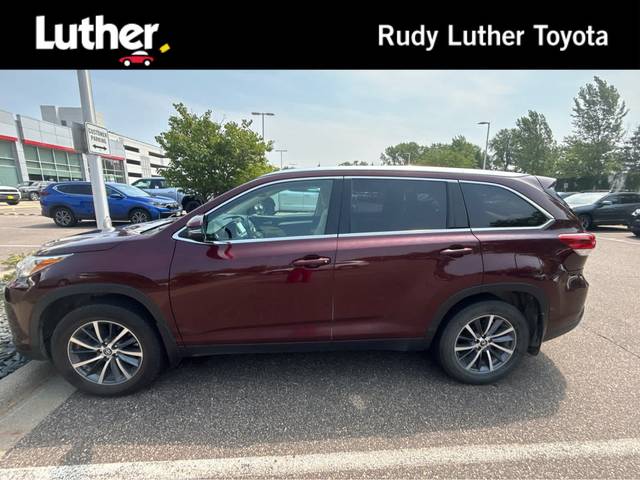 2019 Toyota Highlander XLE AWD photo