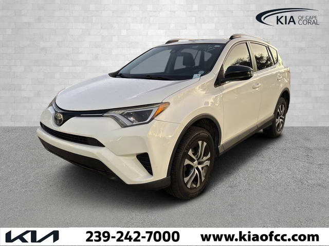 2018 Toyota RAV4 LE FWD photo