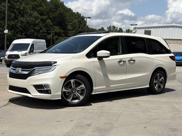 2019 Honda Odyssey Touring FWD photo