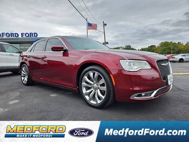 2019 Chrysler 300 Touring L RWD photo