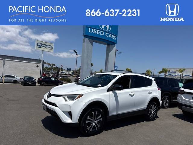 2018 Toyota RAV4 LE FWD photo