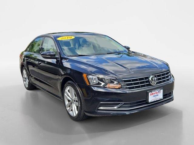 2019 Volkswagen Passat 2.0T Wolfsburg Edition FWD photo