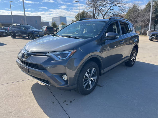 2018 Toyota RAV4 XLE FWD photo