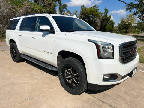 2017 GMC Yukon XL SLT 4WD photo