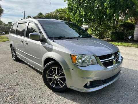 2017 Dodge Grand Caravan SXT FWD photo