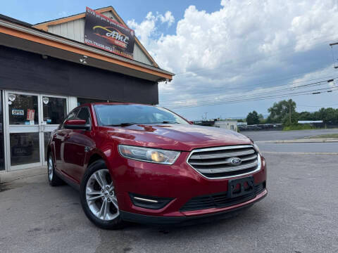 2015 Ford Taurus SEL FWD photo