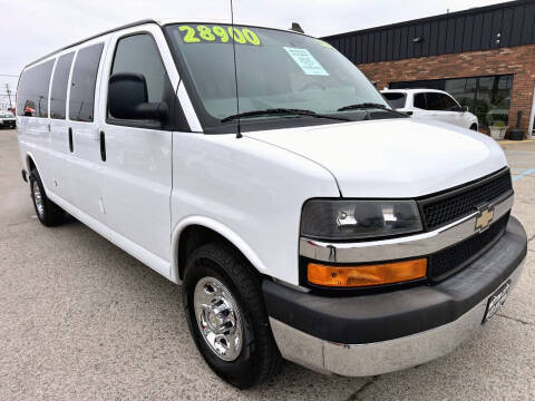 2016 Chevrolet Express LT RWD photo