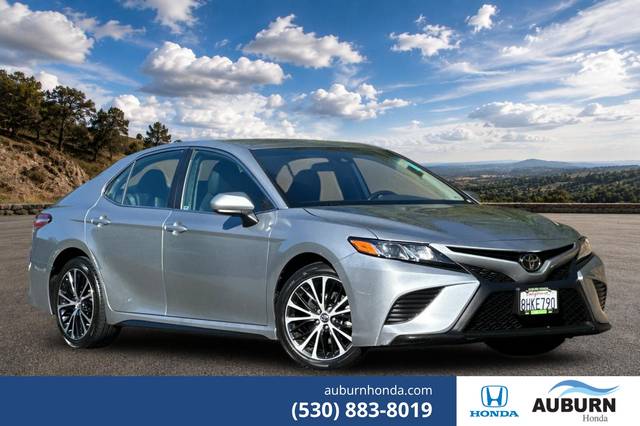 2019 Toyota Camry SE FWD photo