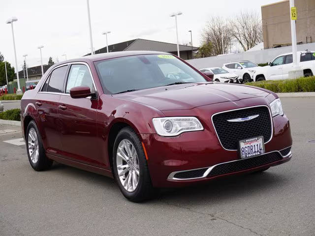 2018 Chrysler 300 Touring L RWD photo