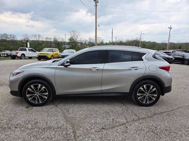 2018 Infiniti QX30 ESSENTIAL AWD photo