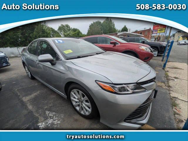 2019 Toyota Camry LE FWD photo