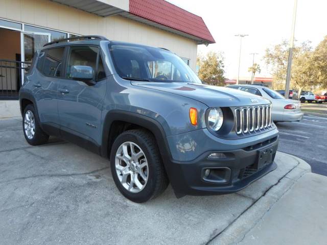 2018 Jeep Renegade Latitude FWD photo