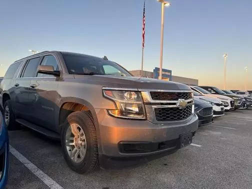 2019 Chevrolet Suburban LT RWD photo