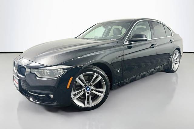 2018 BMW 3 Series 330e iPerformance RWD photo