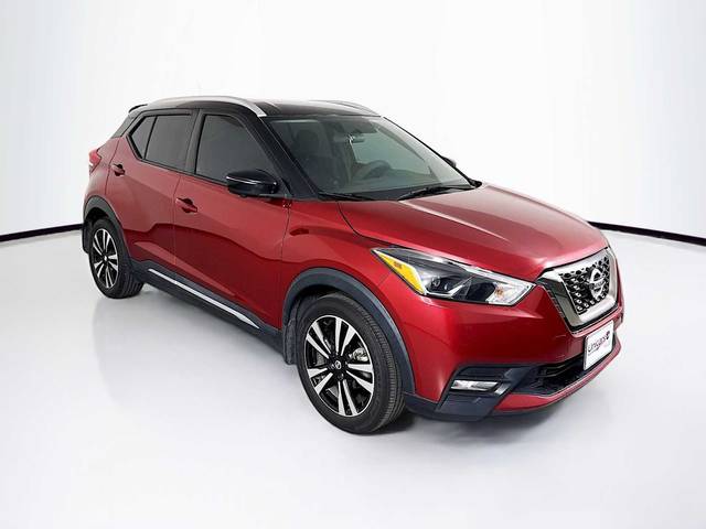 2018 Nissan Kicks SR FWD photo