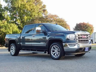 2018 GMC Sierra 1500 SLT 4WD photo