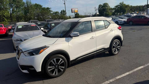 2018 Nissan Kicks SR FWD photo