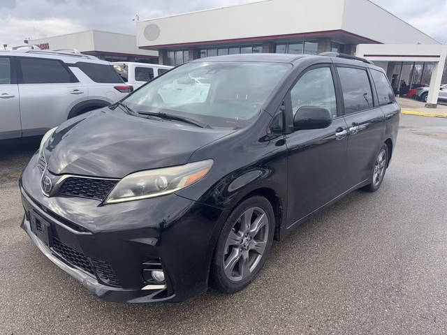 2019 Toyota Sienna SE FWD photo