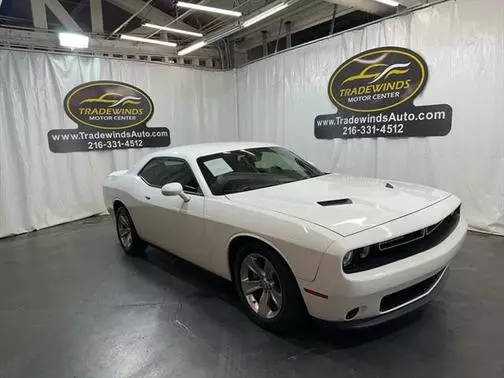 2018 Dodge Challenger SXT RWD photo