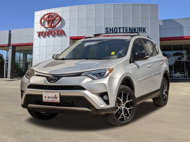 2018 Toyota RAV4 SE FWD photo