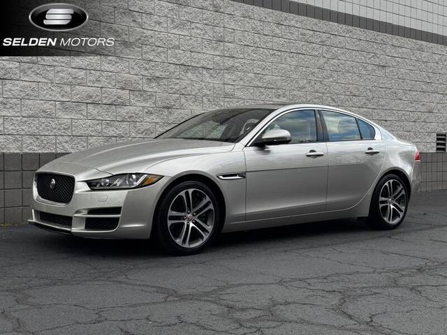 2017 Jaguar XE 35t Premium RWD photo