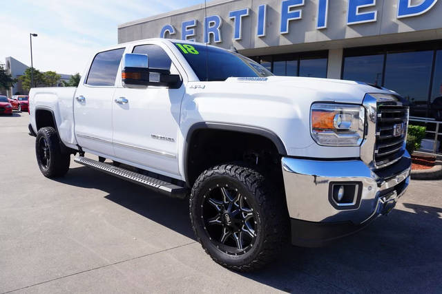 2018 GMC Sierra 2500HD SLT 4WD photo