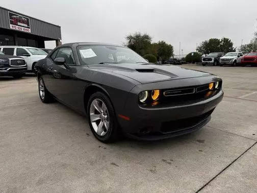 2018 Dodge Challenger SXT RWD photo