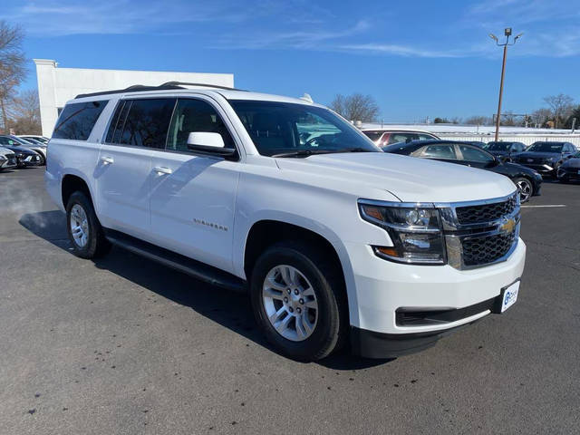 2019 Chevrolet Suburban LT 4WD photo