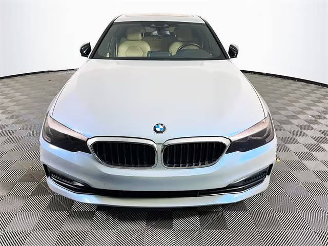 2019 BMW 5 Series 530i RWD photo