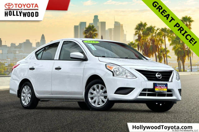 2019 Nissan Versa S FWD photo