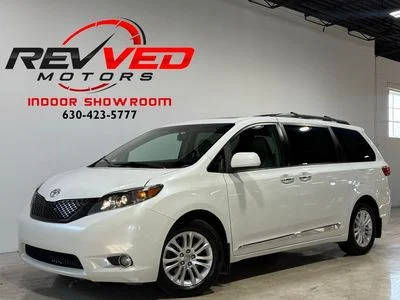 2017 Toyota Sienna XLE Premium FWD photo