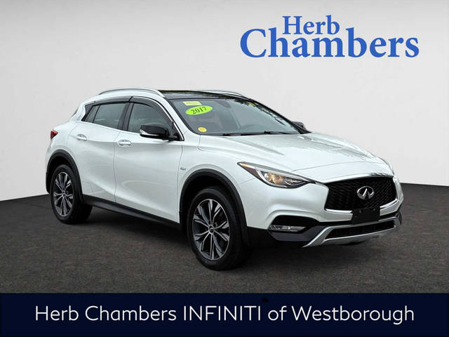 2017 Infiniti QX30 Premium AWD photo