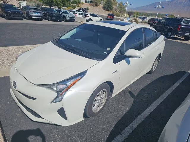 2018 Toyota Prius Three FWD photo