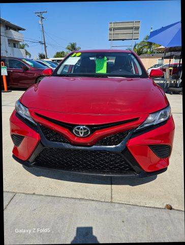 2019 Toyota Camry SE FWD photo