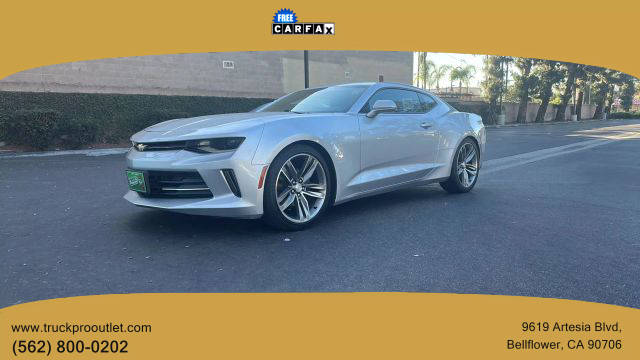 2017 Chevrolet Camaro 1LT RWD photo