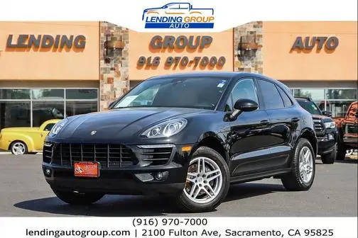 2018 Porsche Macan  AWD photo