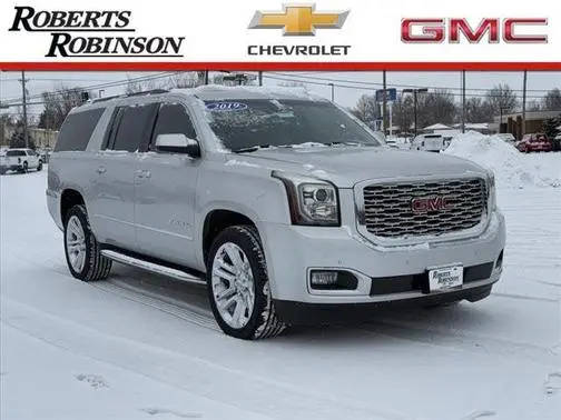 2019 GMC Yukon XL SLT 4WD photo