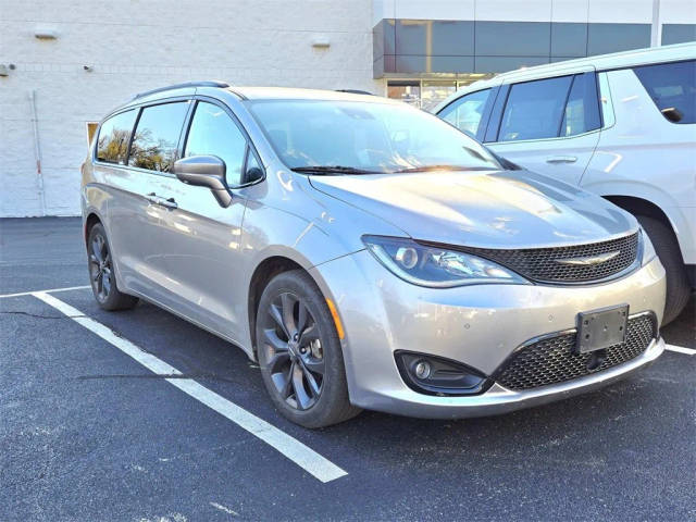 2019 Chrysler Pacifica Minivan Touring L Plus FWD photo
